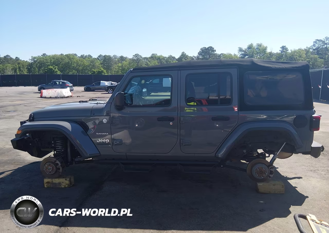 2018 Jeep Wrangler Unlimited Sahara 4X4 VIN:1C4HJXEN2JW233342 - 14