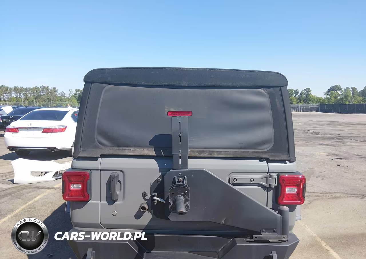 2018 Jeep Wrangler Unlimited Sahara 4X4 VIN:1C4HJXEN2JW233342 - 16