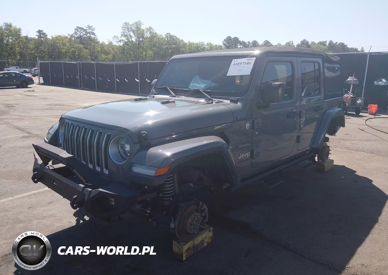 2018 Jeep Wrangler Unlimited Sahara 4X4 VIN:1C4HJXEN2JW233342 - 2