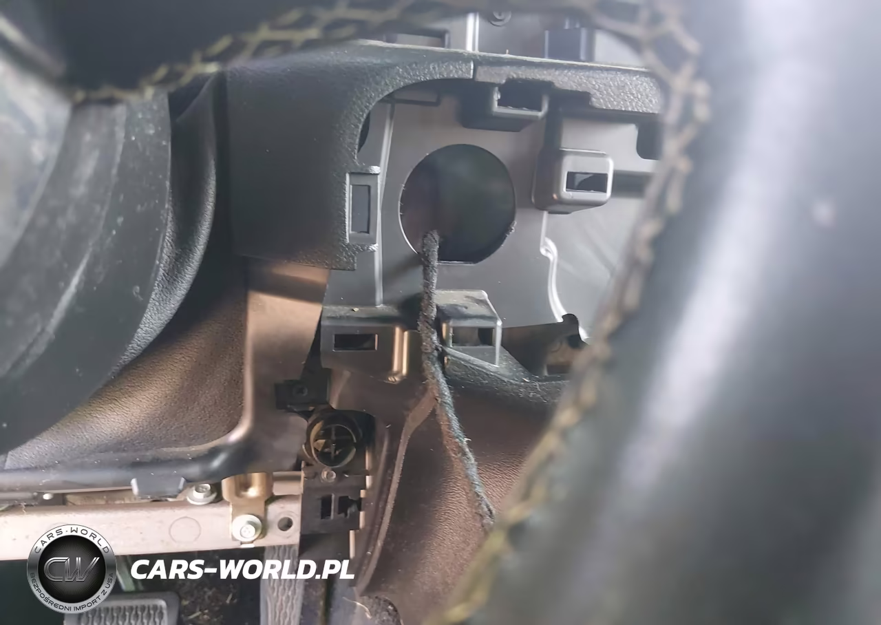 2018 Jeep Wrangler Unlimited Sahara 4X4 VIN:1C4HJXEN2JW233342 - 6