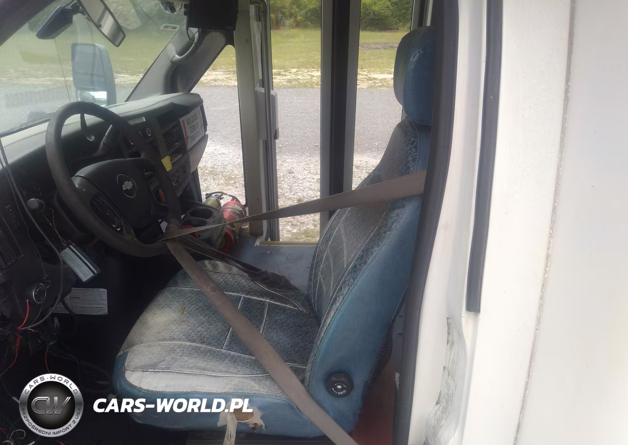 2014 Chevrolet Express Cutaway 4500 VIN:1GB6G5BG4E1198309 - 5