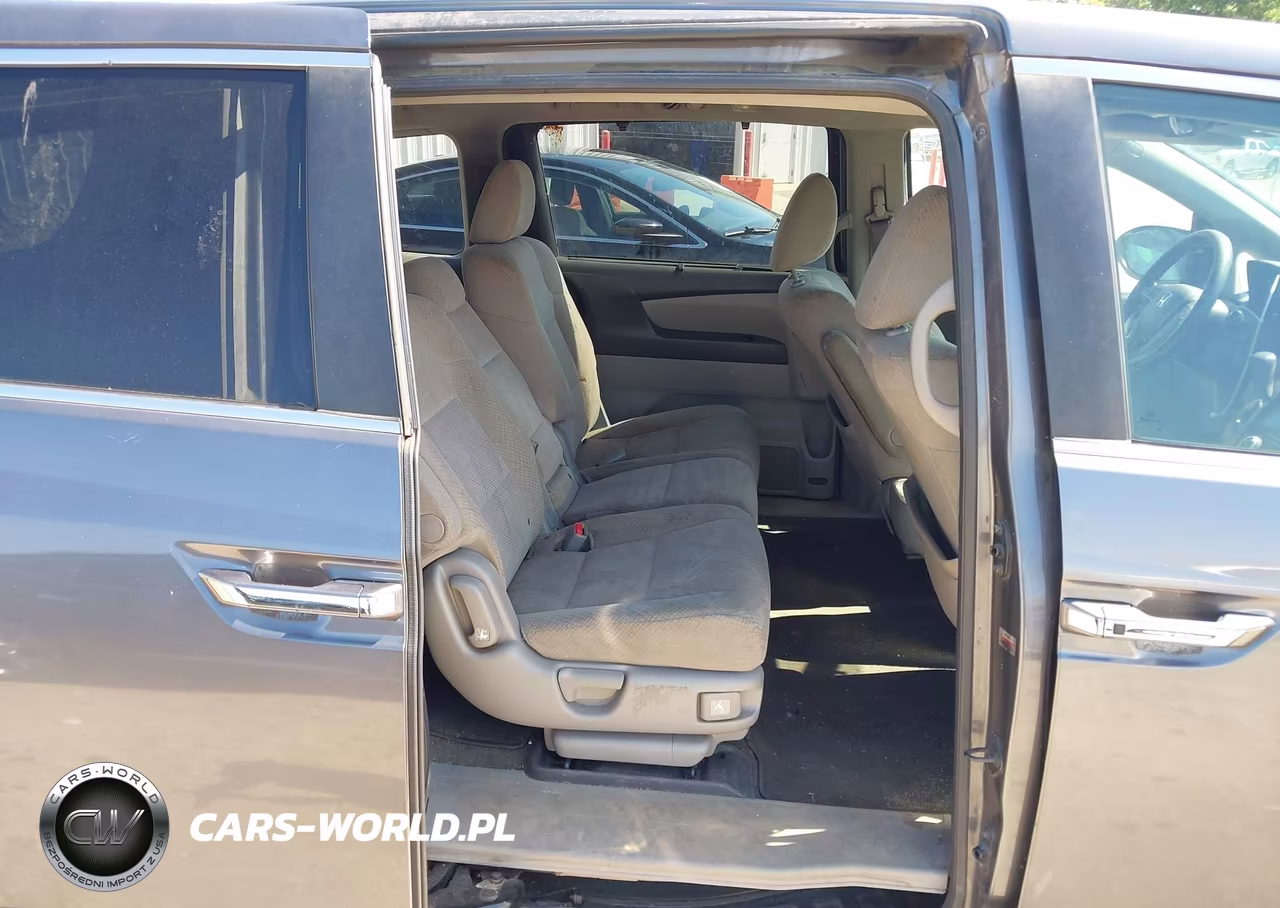 2016 Honda Odyssey Se VIN:5FNRL5H38GB141825 - 8