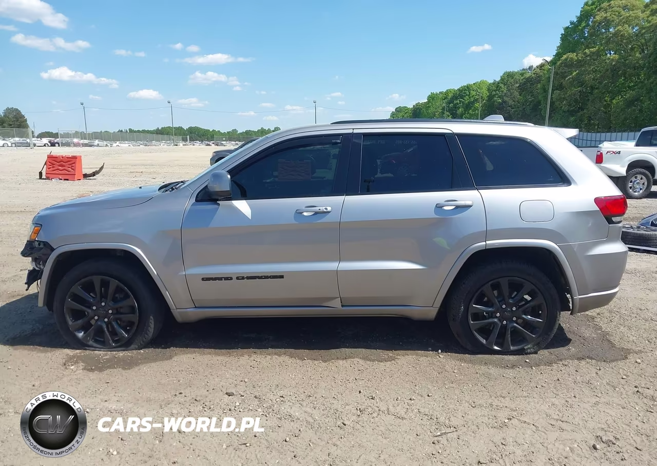 2018 Jeep Grand Cherokee Altitude 4X2 VIN:1C4RJEAG5JC512026 - 15