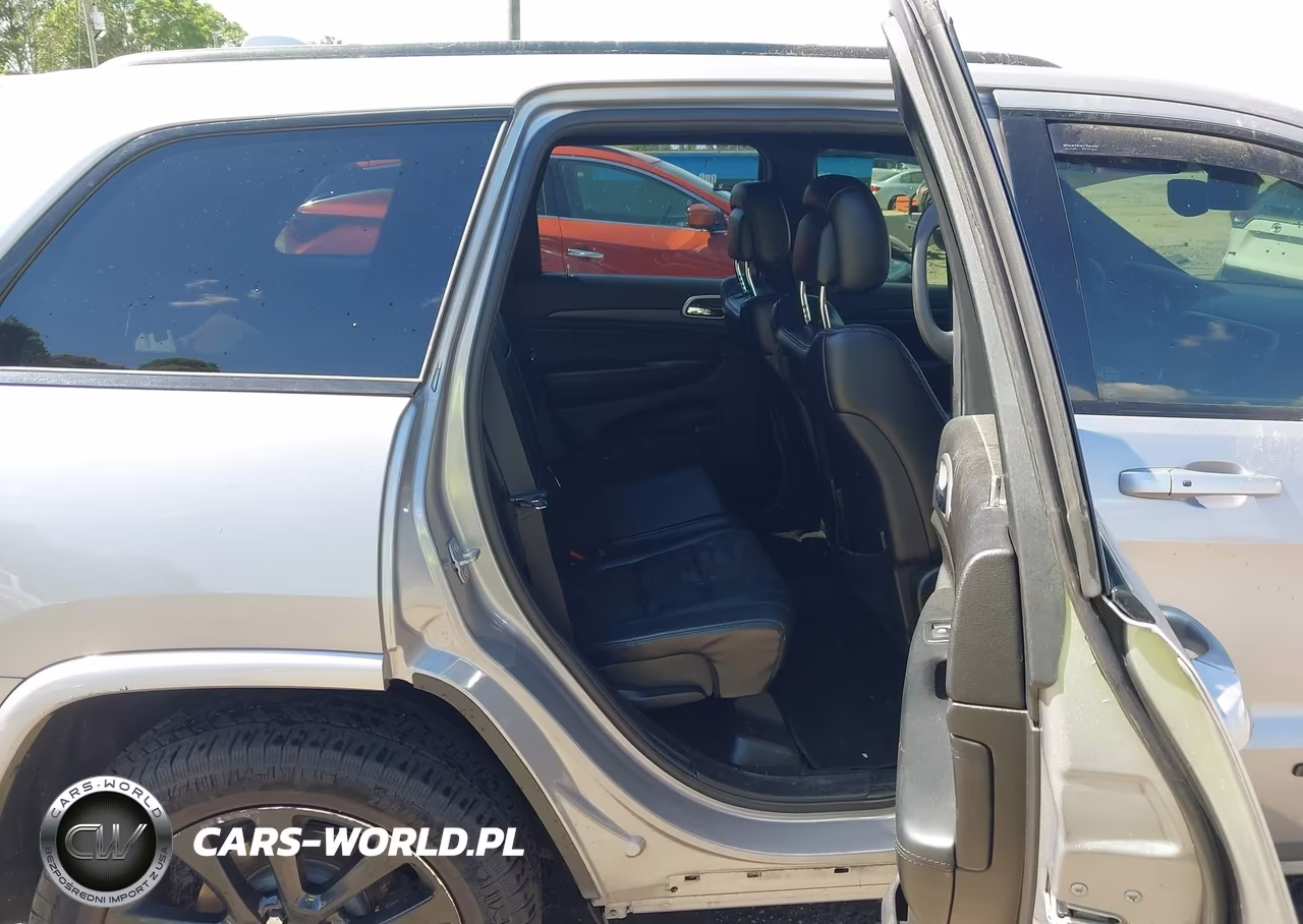 2018 Jeep Grand Cherokee Altitude 4X2 VIN:1C4RJEAG5JC512026 - 8