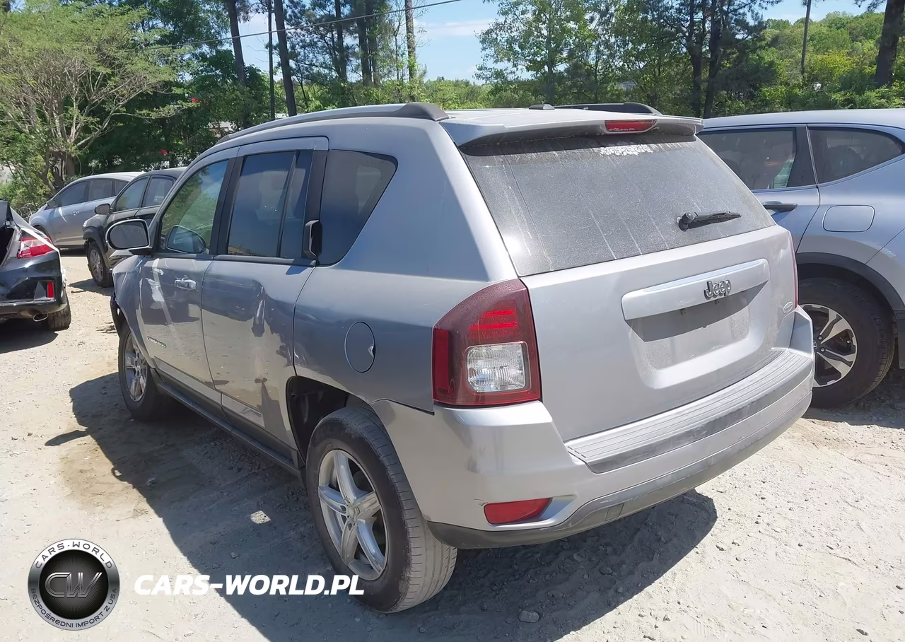 2016 Jeep Compass Latitude VIN:1C4NJCEA5GD619783 - 3