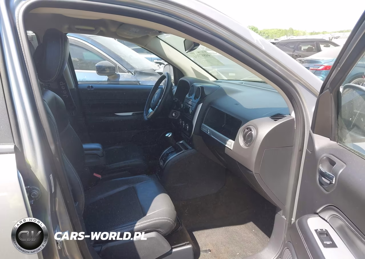 2016 Jeep Compass Latitude VIN:1C4NJCEA5GD619783 - 5