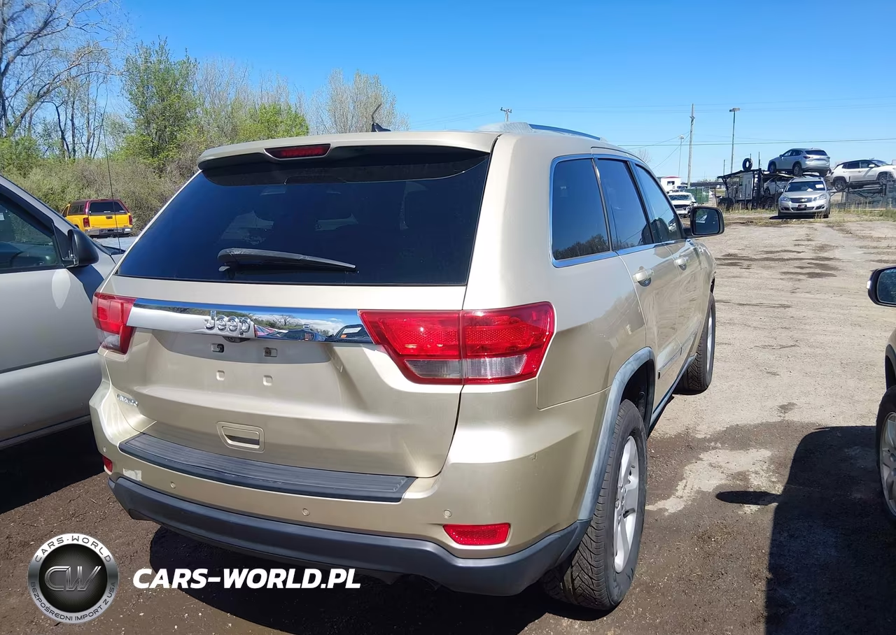 2011 Jeep Grand Cherokee Laredo VIN:1J4RS4GG8BC739494 - 4