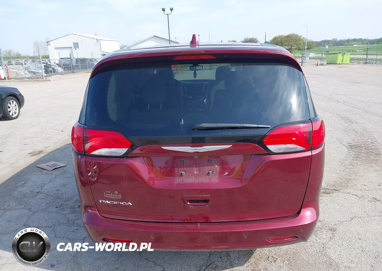 2017 Chrysler Pacifica Touring VIN:2C4RC1DG4HR522174 - 16