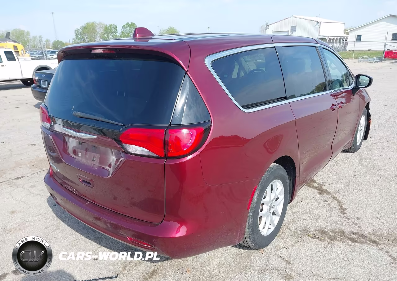 2017 Chrysler Pacifica Touring VIN:2C4RC1DG4HR522174 - 4