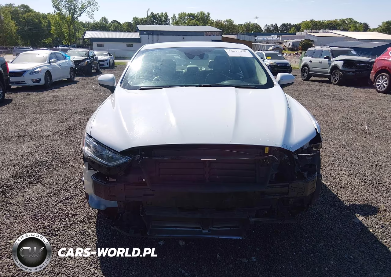 2019 Ford Fusion S VIN:3FA6P0G74KR280118 - 13