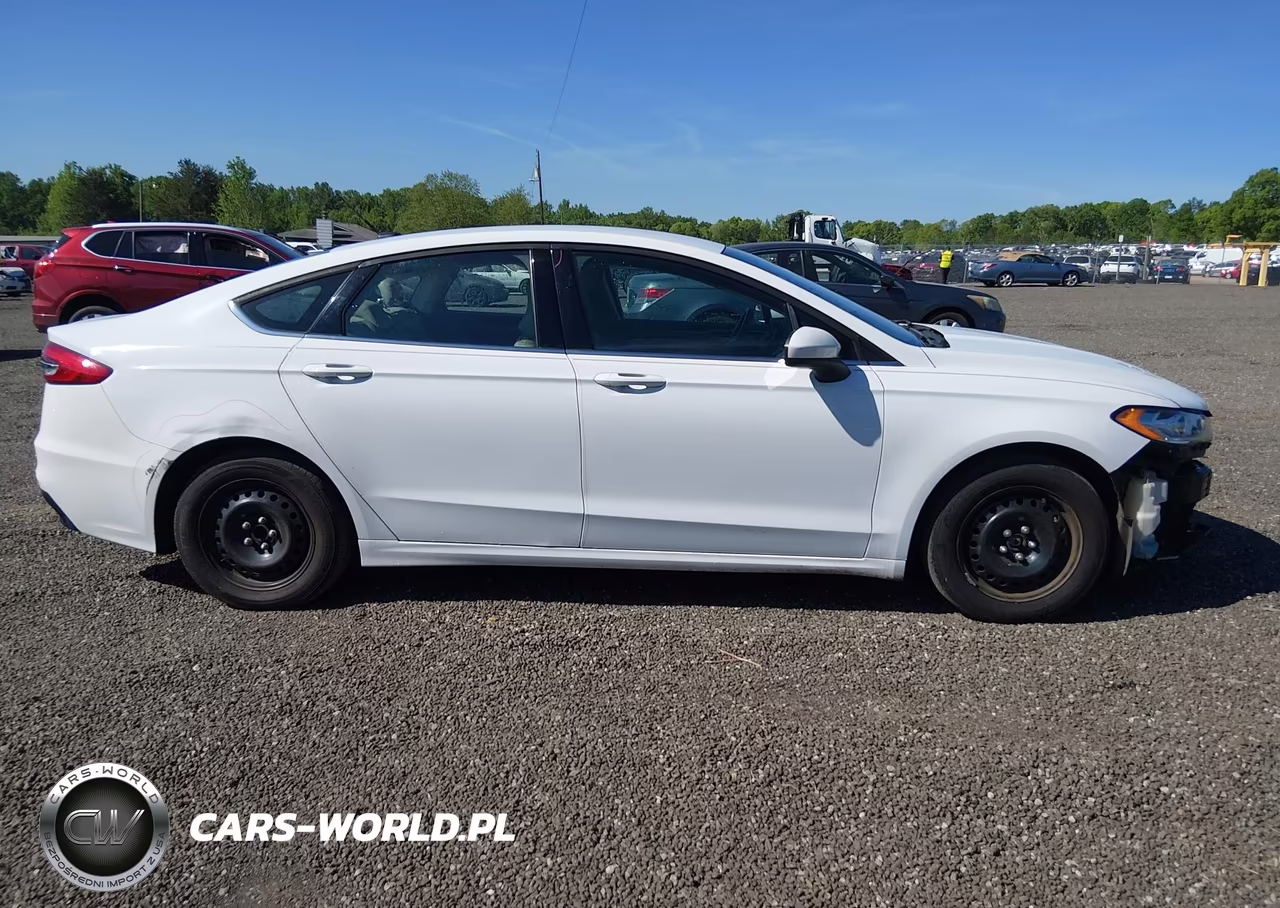 2019 Ford Fusion S VIN:3FA6P0G74KR280118 - 14