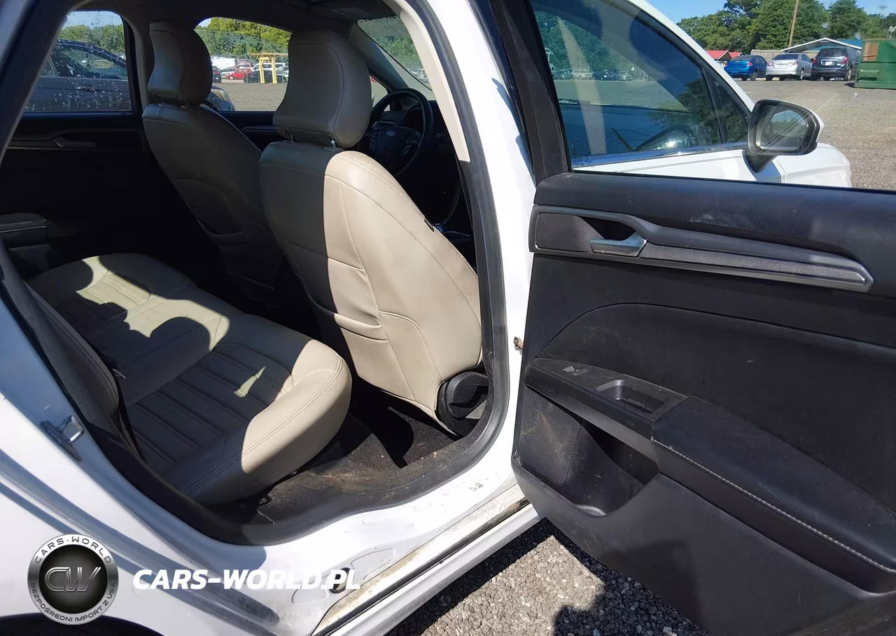 2019 Ford Fusion S VIN:3FA6P0G74KR280118 - 8