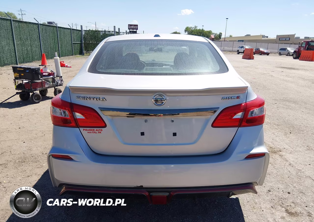 2017 Nissan Sentra Nismo VIN:3N1CB7AP6HY301923 - 17