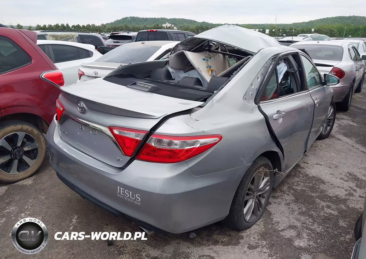 2015 Toyota Camry Se VIN:4T1BF1FK5FU102591 - 4