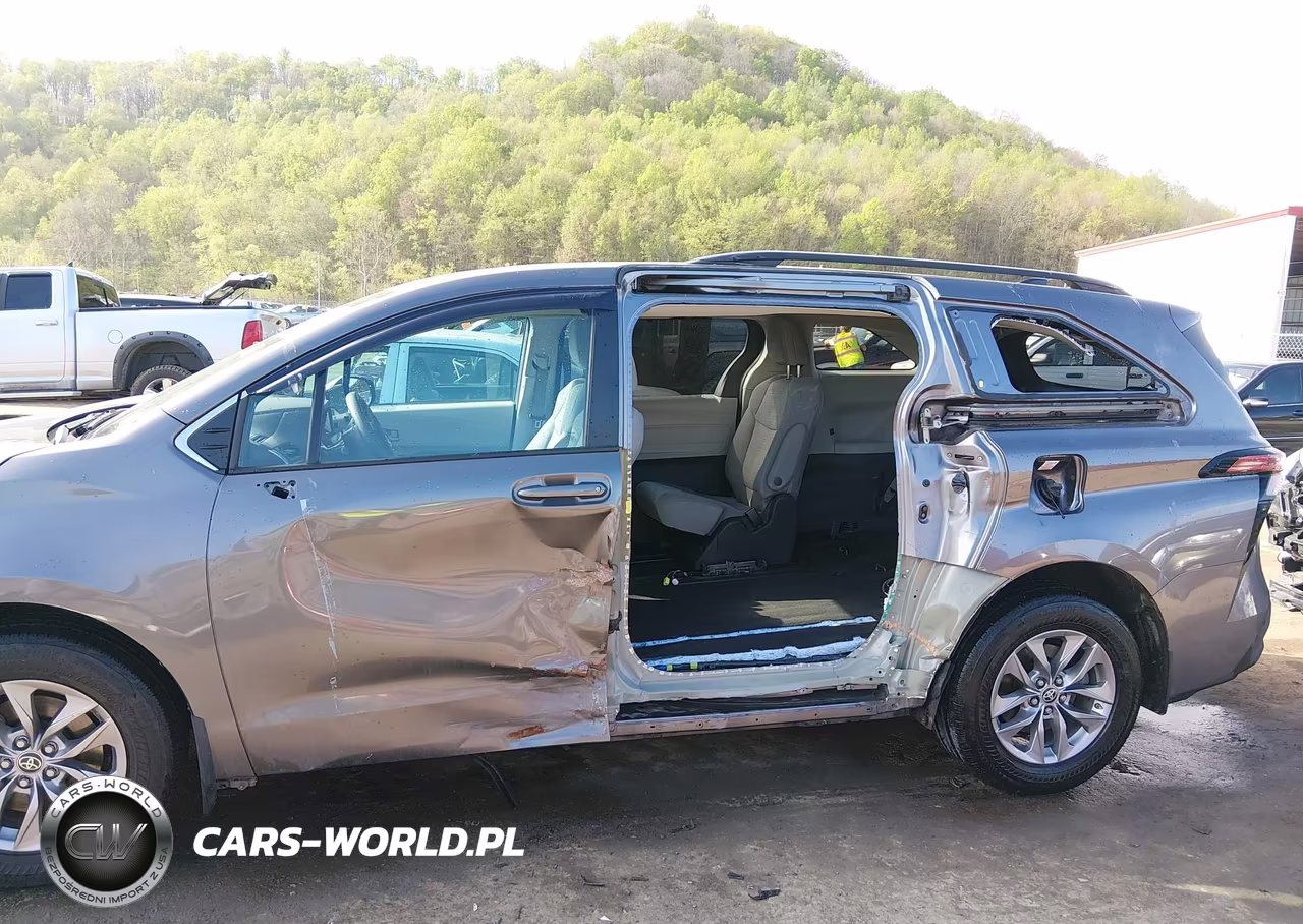 2022 Toyota Sienna Le VIN:5TDBSKFC0NS040907 - 6