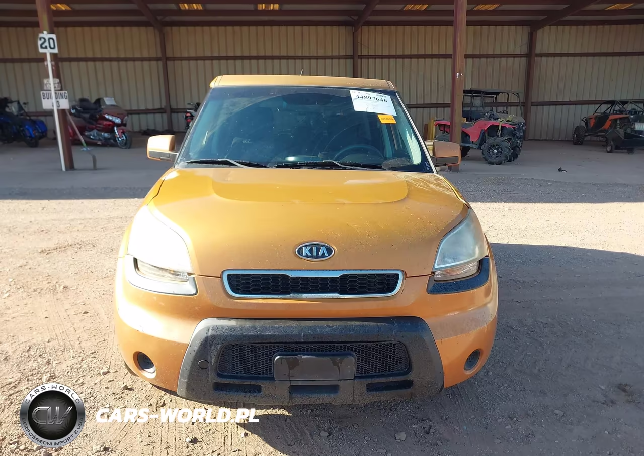 2011 Kia Soul + VIN:KNDJT2A27B7213898 - 12