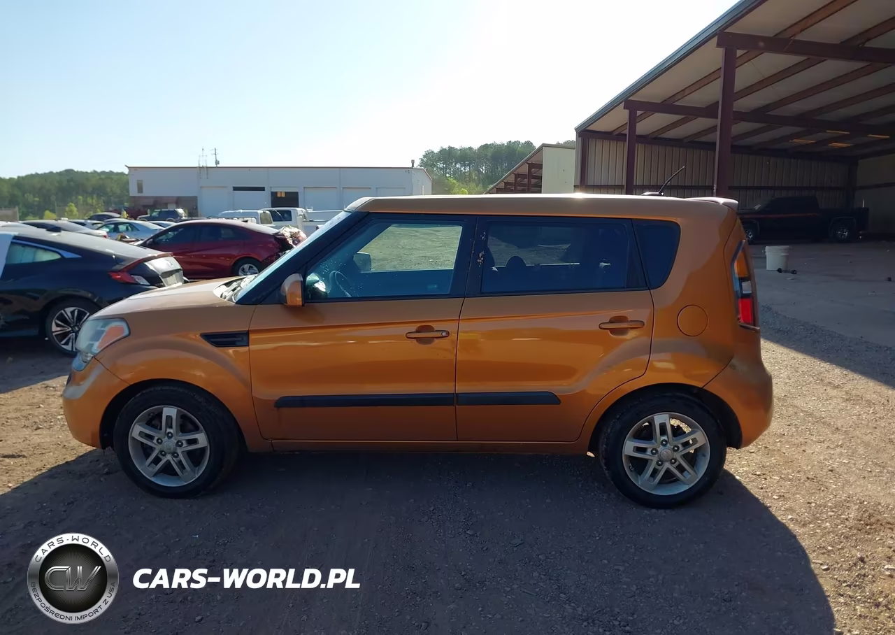 2011 Kia Soul + VIN:KNDJT2A27B7213898 - 14
