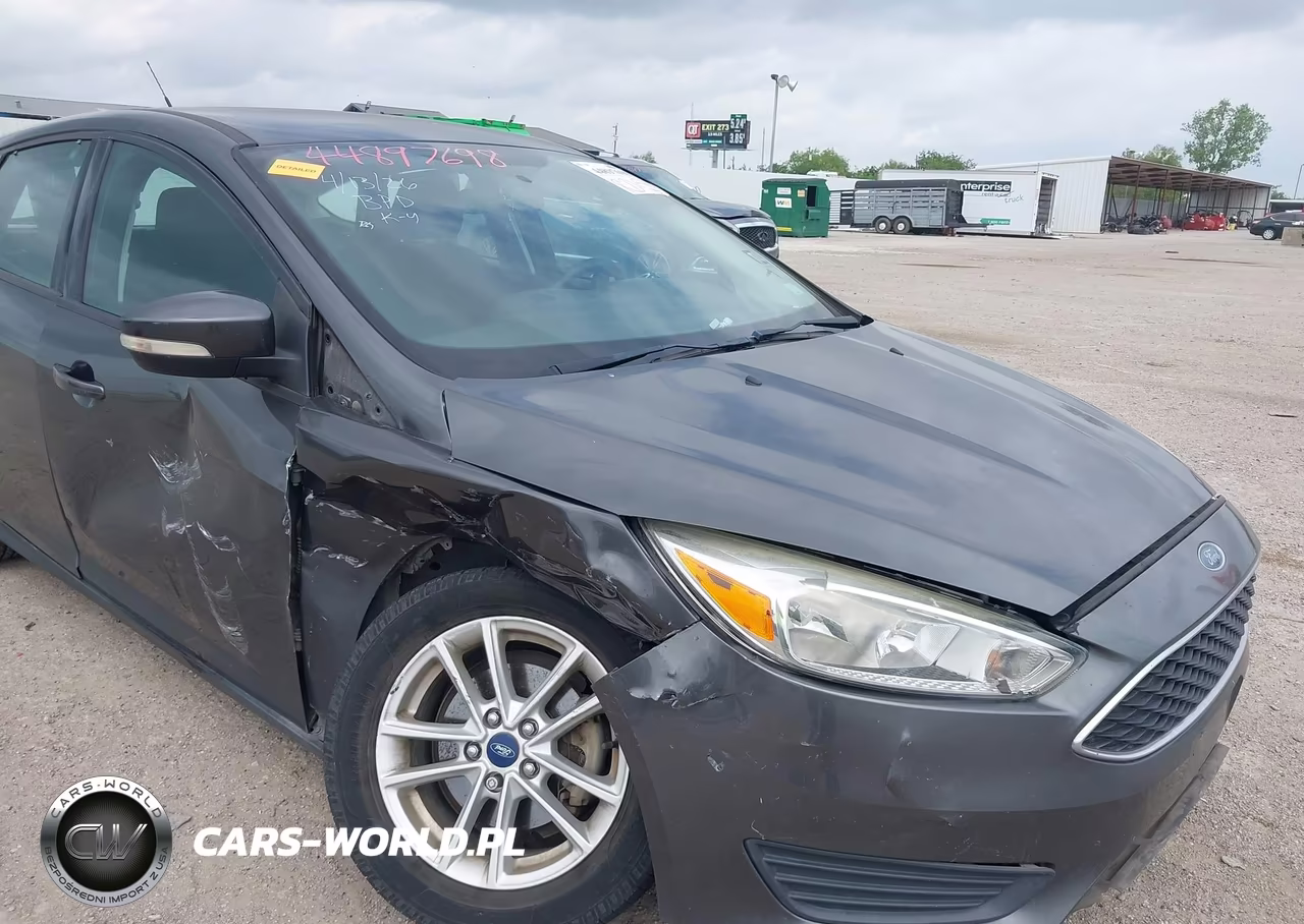 2016 Ford Focus Se VIN:1FADP3K24GL359914 - 6