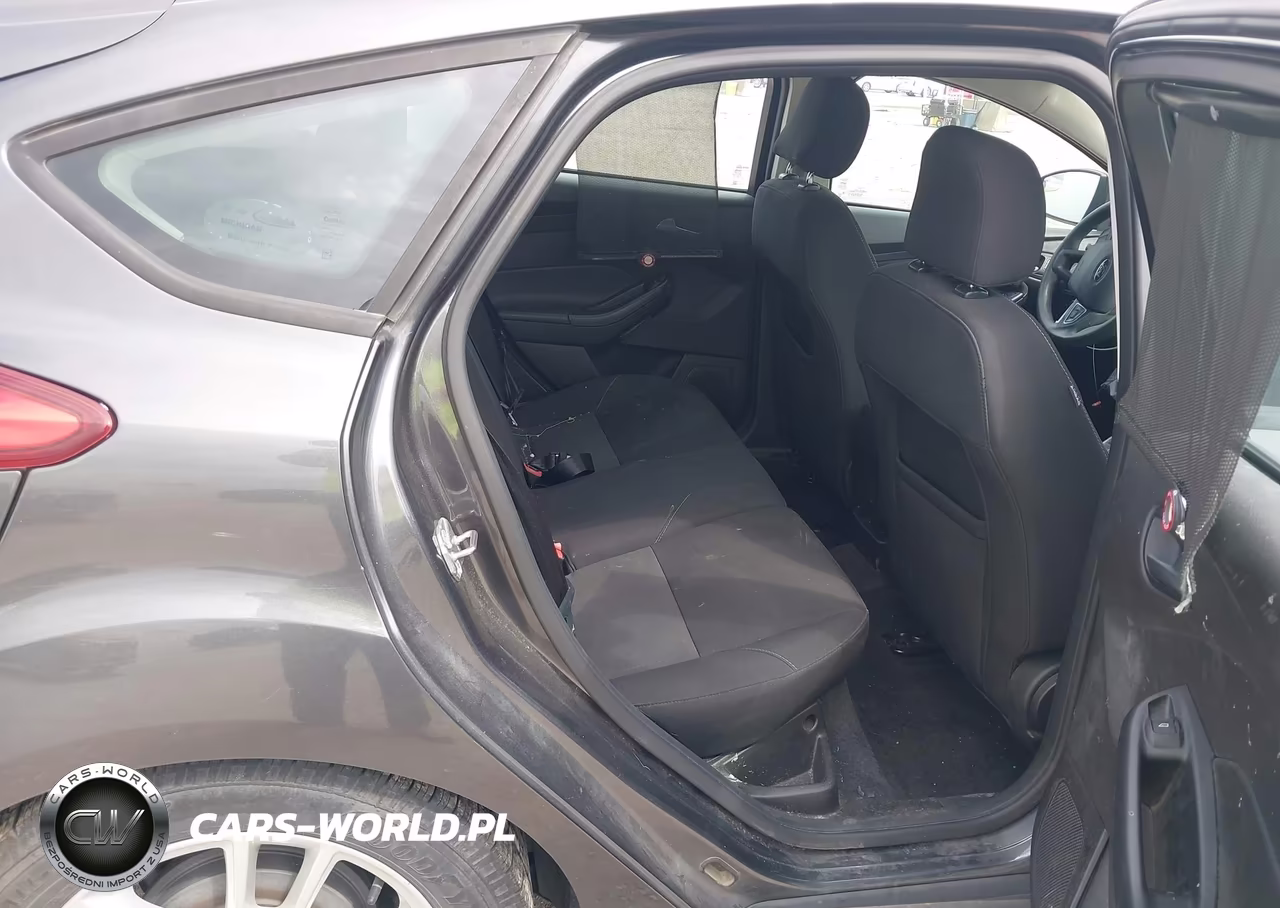 2016 Ford Focus Se VIN:1FADP3K24GL359914 - 8