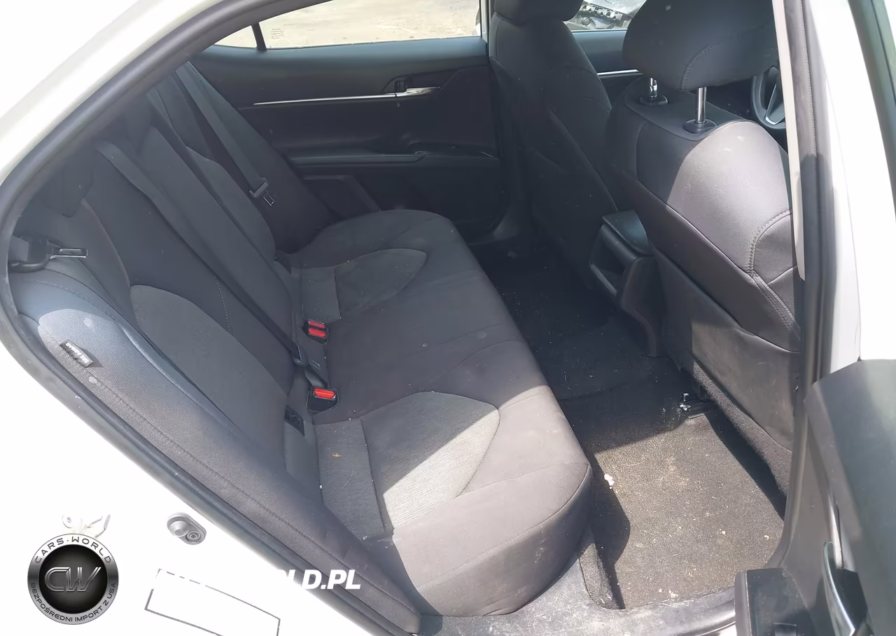 2020 Toyota Camry Le VIN:4T1C11AK4LU332368 - 8