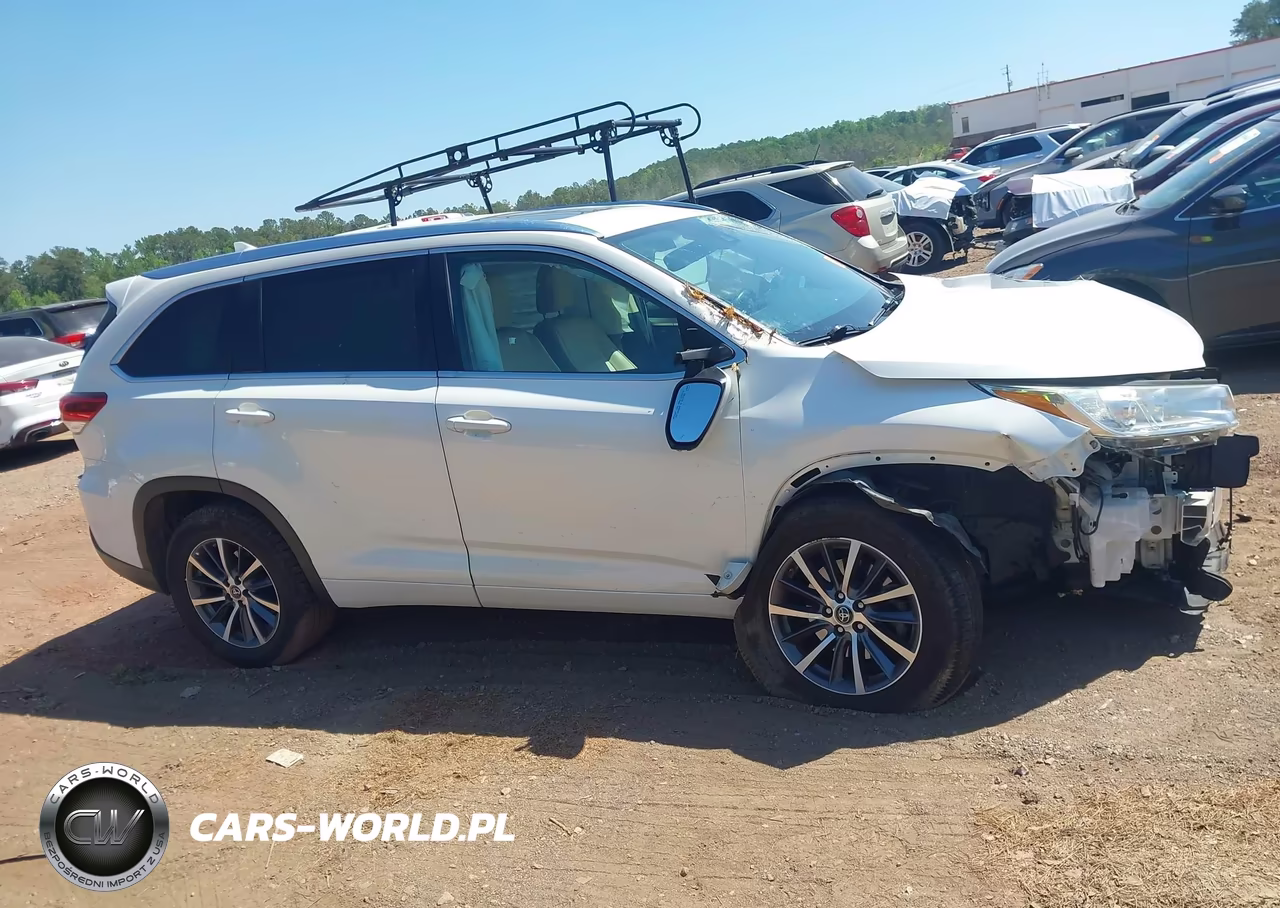 2017 Toyota Highlander Xle VIN:5TDKZRFHXHS525706 - 13