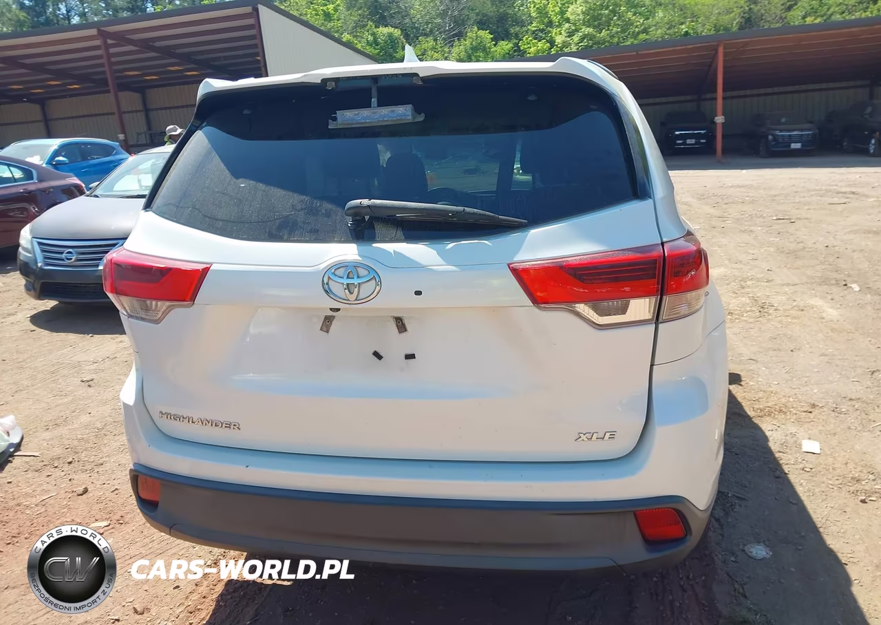 2017 Toyota Highlander Xle VIN:5TDKZRFHXHS525706 - 16