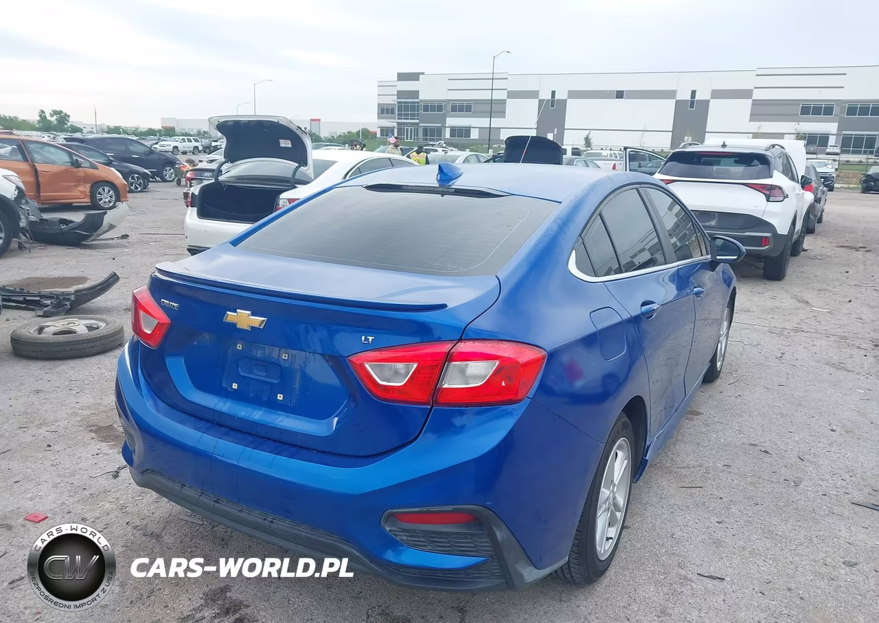 2018 Chevrolet Cruze Lt Auto VIN:1G1BE5SM0J7184154 - 4