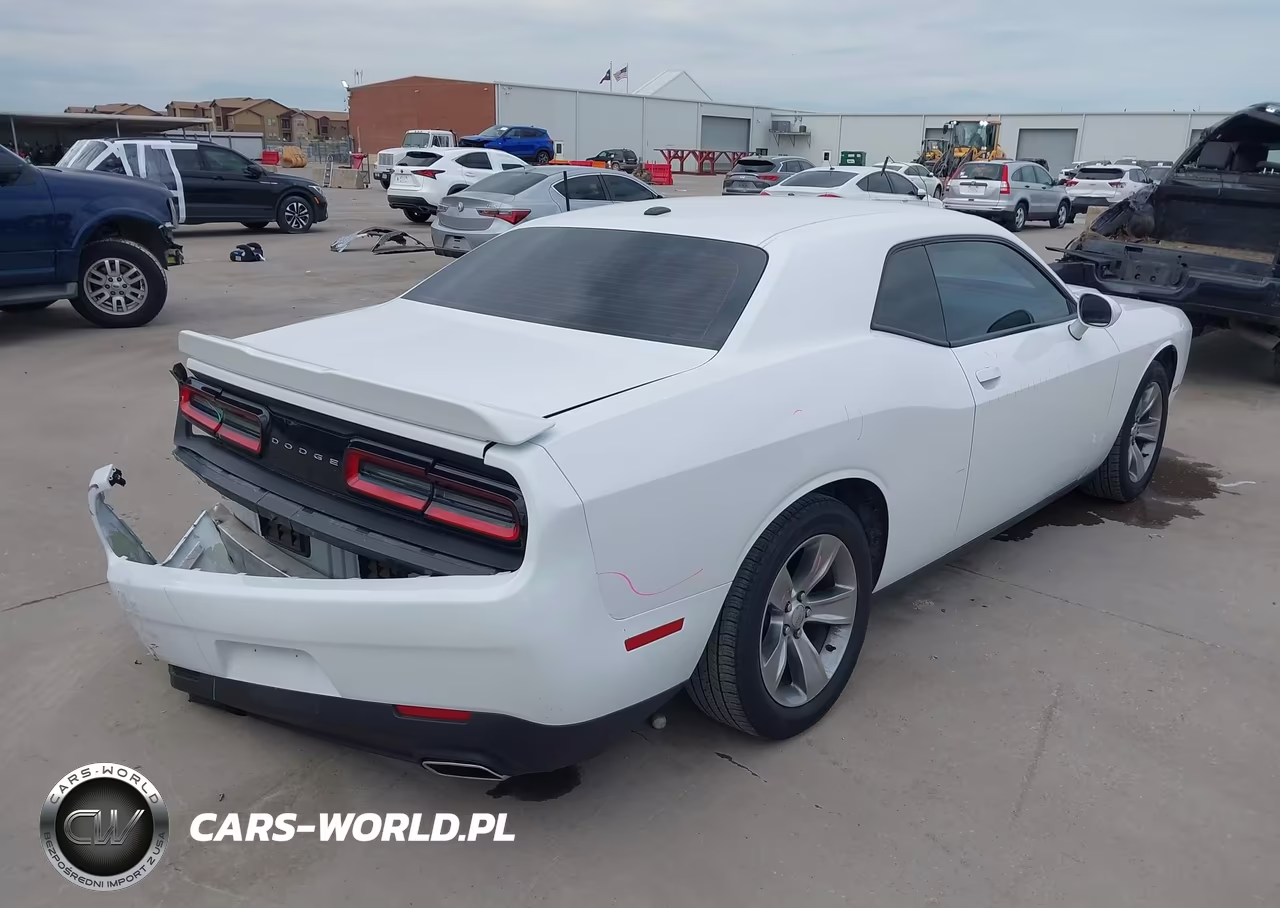 2016 Dodge Challenger Sxt VIN:2C3CDZAG0GH254738 - 4