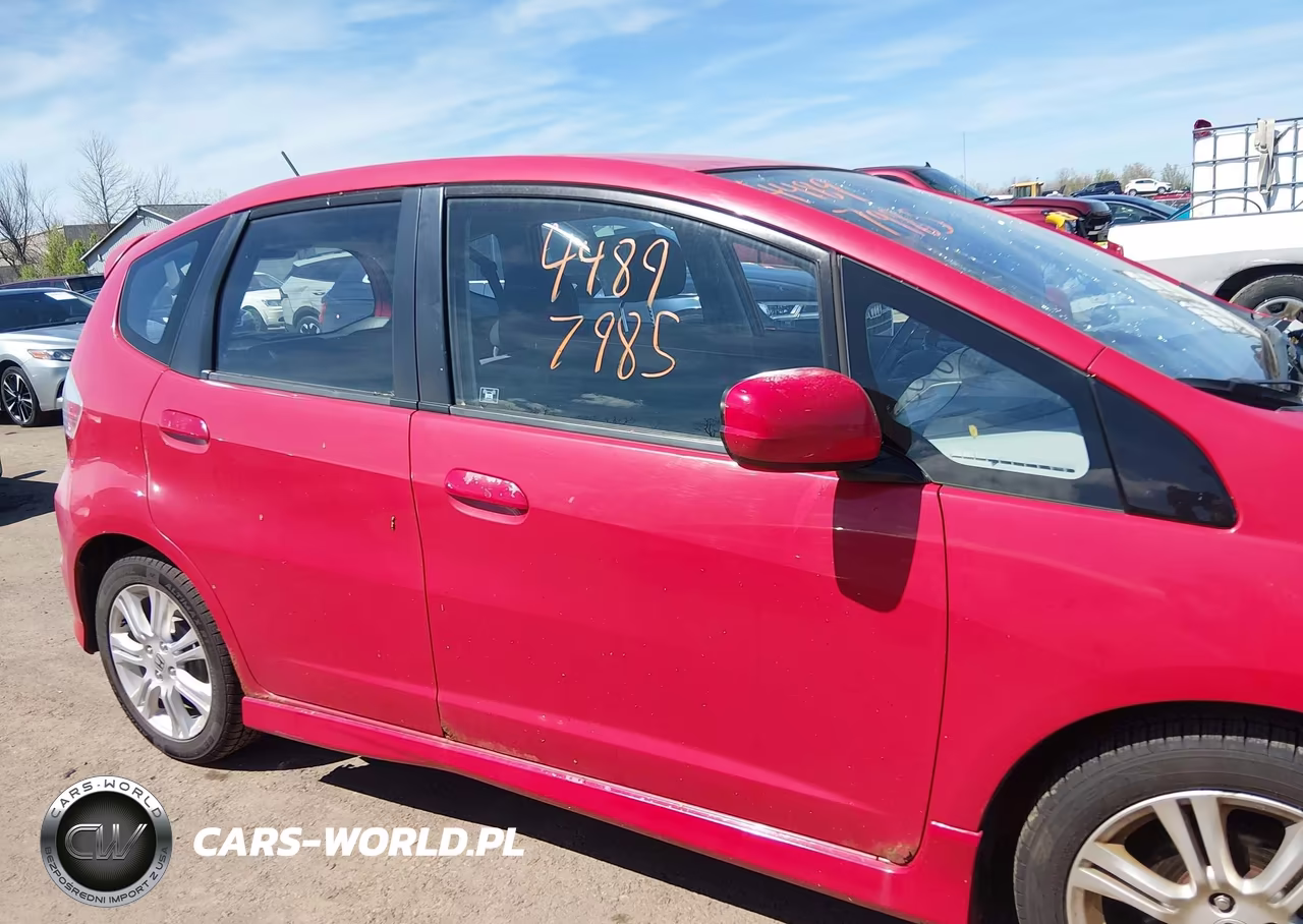 2010 Honda Fit Sport VIN:JHMGE8H44AC028291 - 13