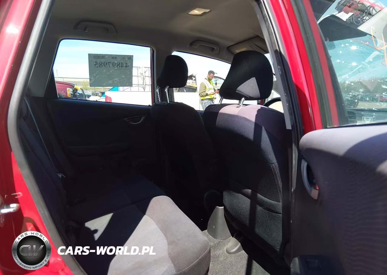 2010 Honda Fit Sport VIN:JHMGE8H44AC028291 - 8