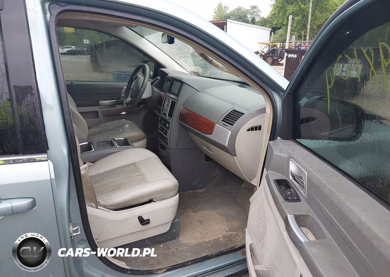 2008 Chrysler Town & Country Touring VIN:2A8HR54P08R776264 - 5
