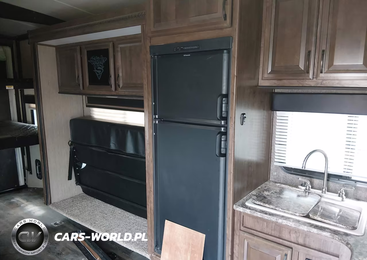 2016 5Th Wheel Stri Toyhauler VIN:5RXTG2928G2205182 - 14