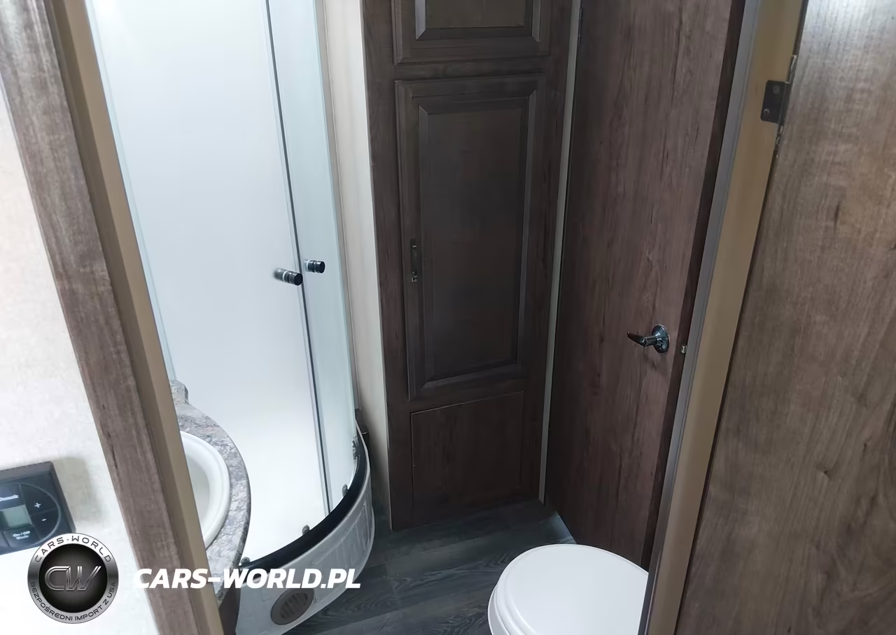 2016 5Th Wheel Stri Toyhauler VIN:5RXTG2928G2205182 - 15