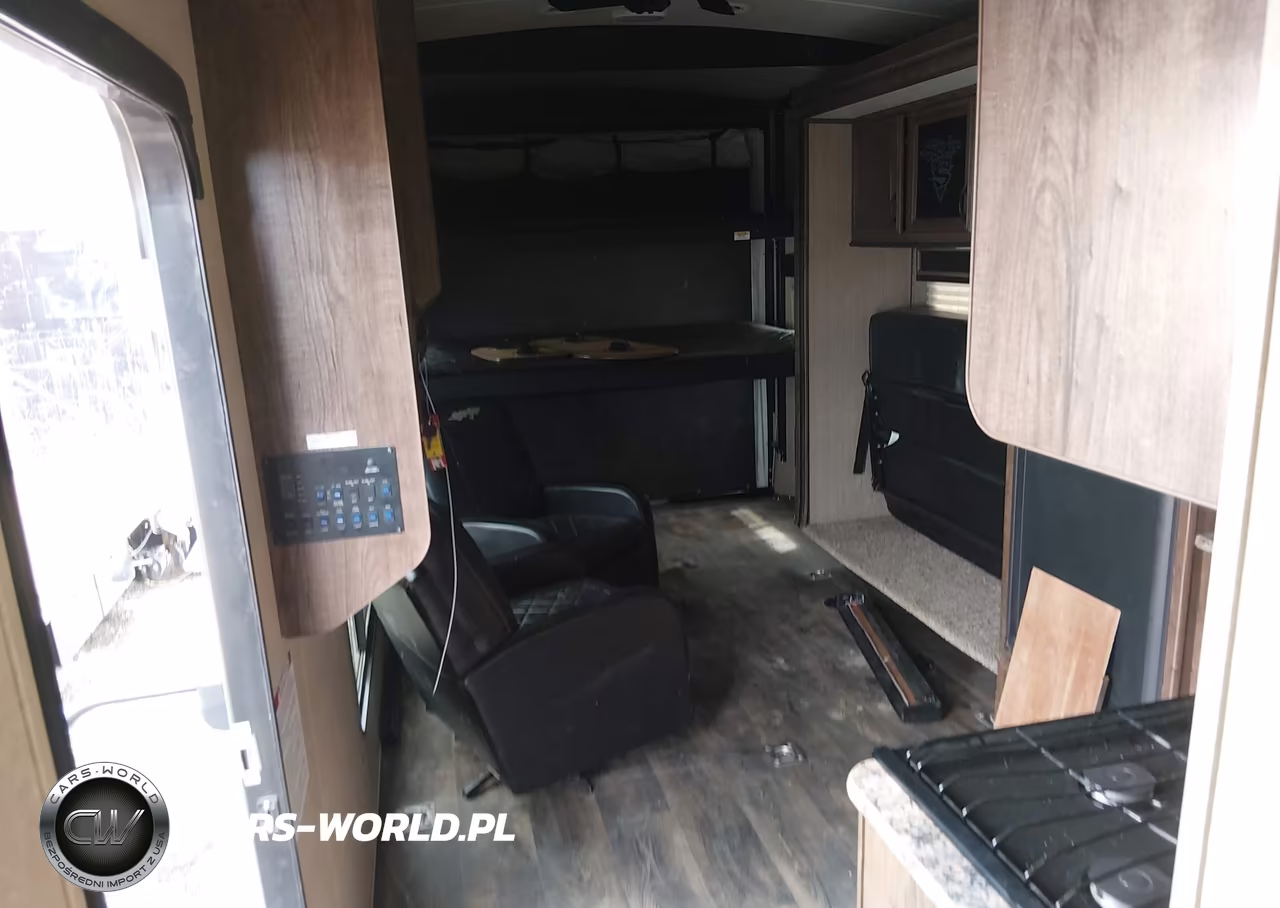 2016 5Th Wheel Stri Toyhauler VIN:5RXTG2928G2205182 - 5