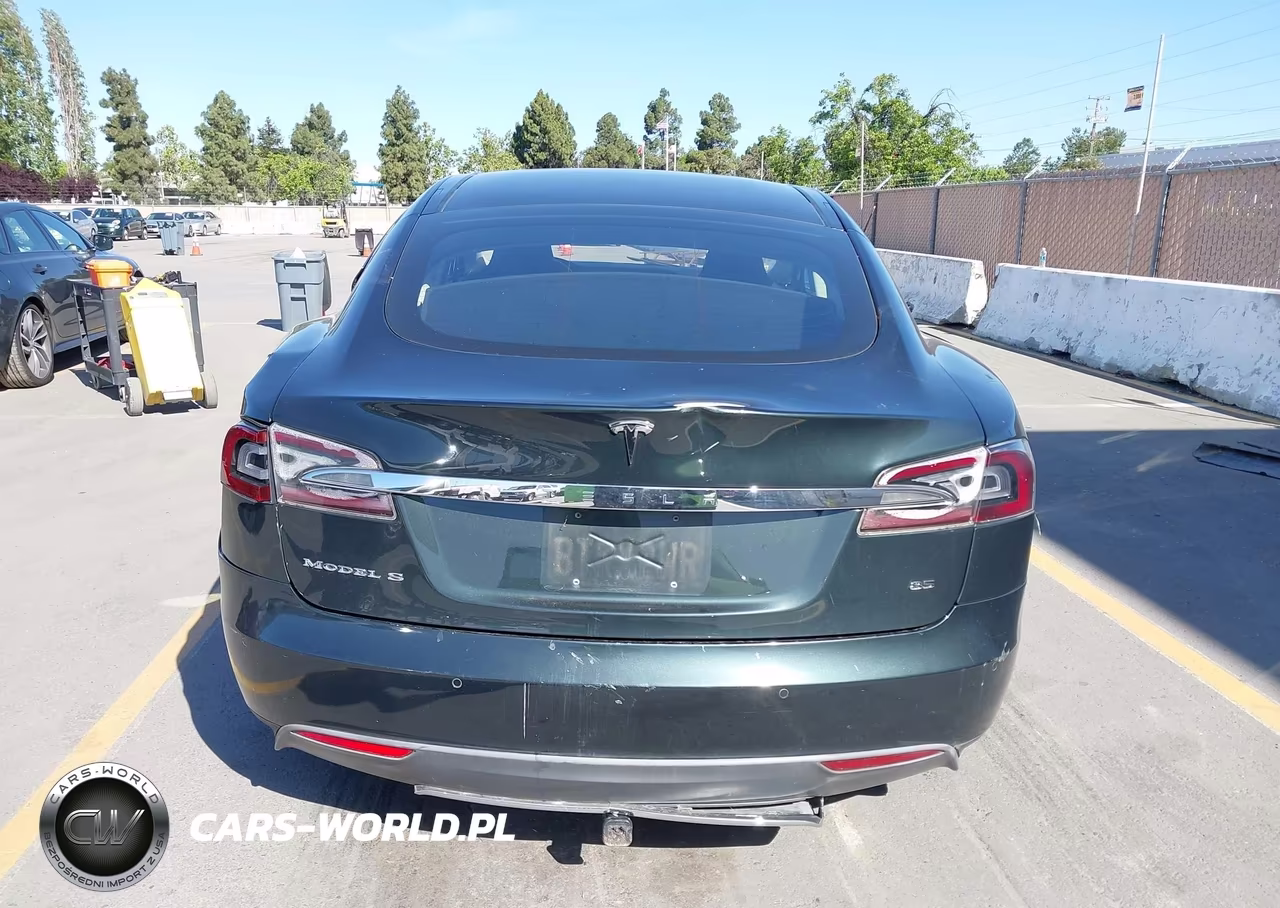 2014 Tesla Model S P85 VIN:5YJSA1H17EFP53722 - 17