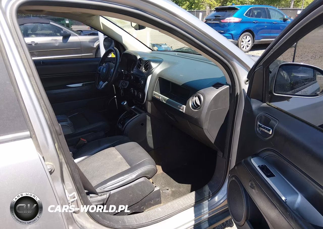2016 Jeep Compass Latitude VIN:1C4NJCEA9GD636442 - 5