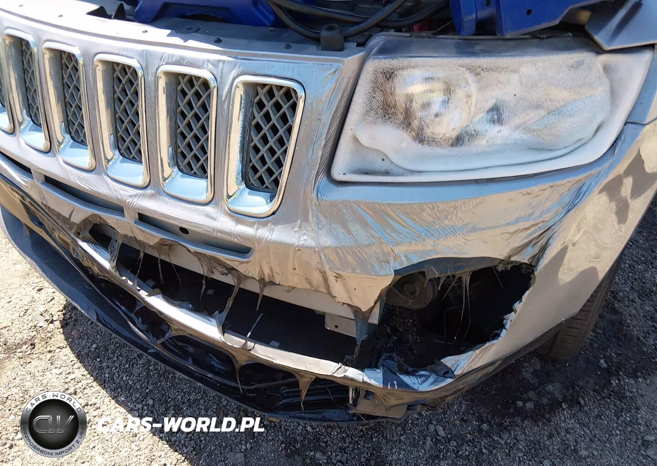 2016 Jeep Compass Latitude VIN:1C4NJCEA9GD636442 - 6
