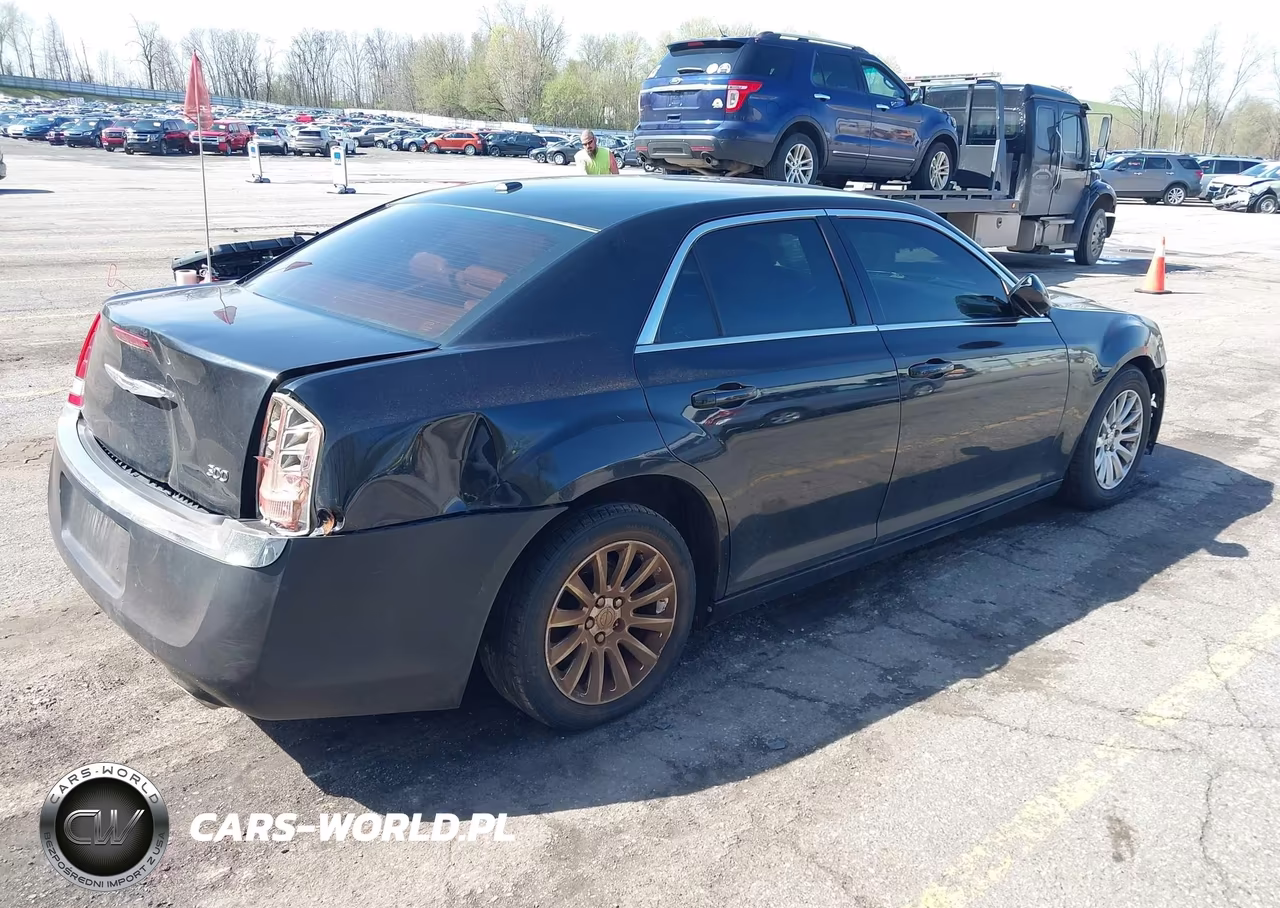 2013 Chrysler 300 Motown VIN:2C3CCAAG6DH626387 - 4