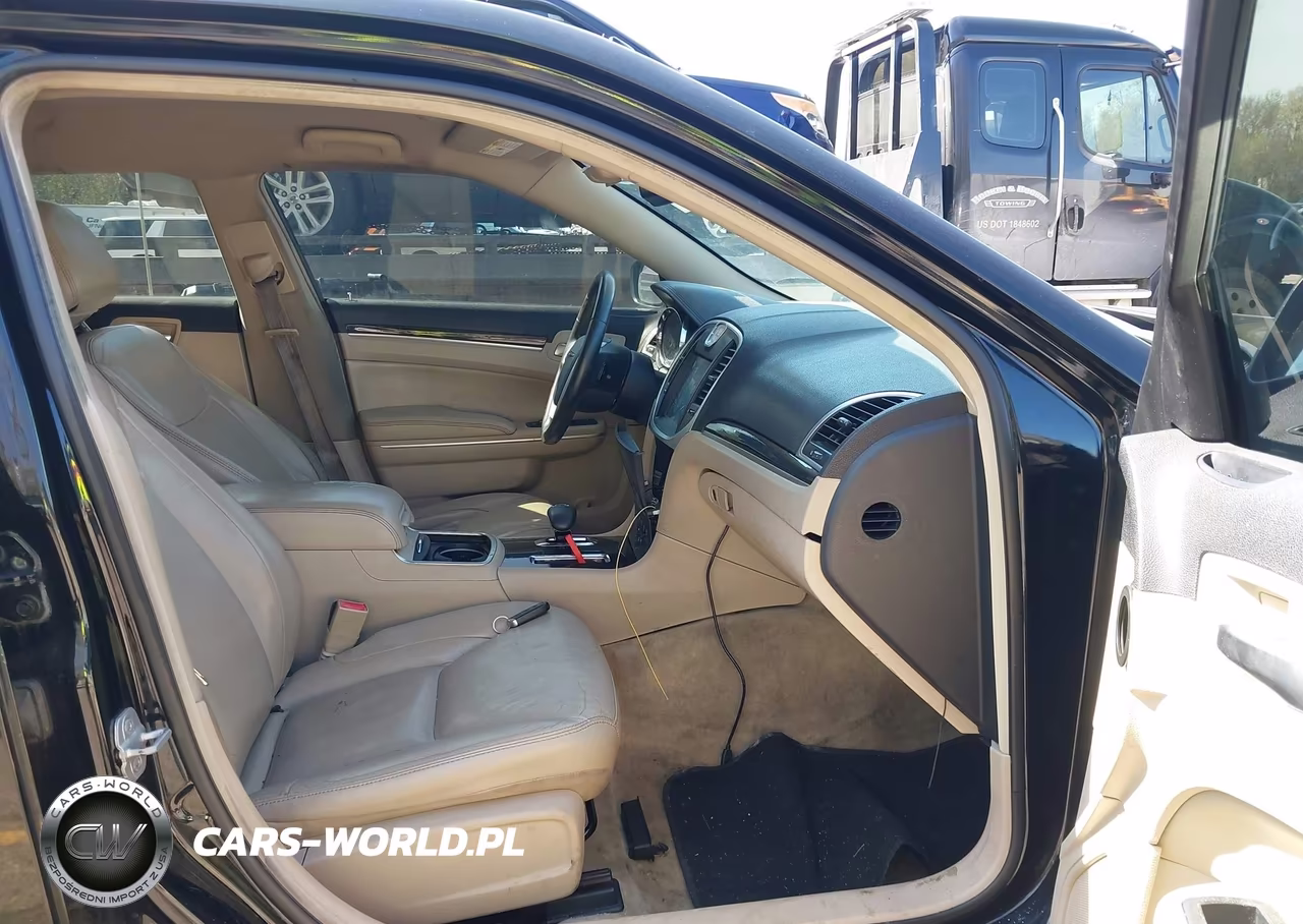 2013 Chrysler 300 Motown VIN:2C3CCAAG6DH626387 - 5