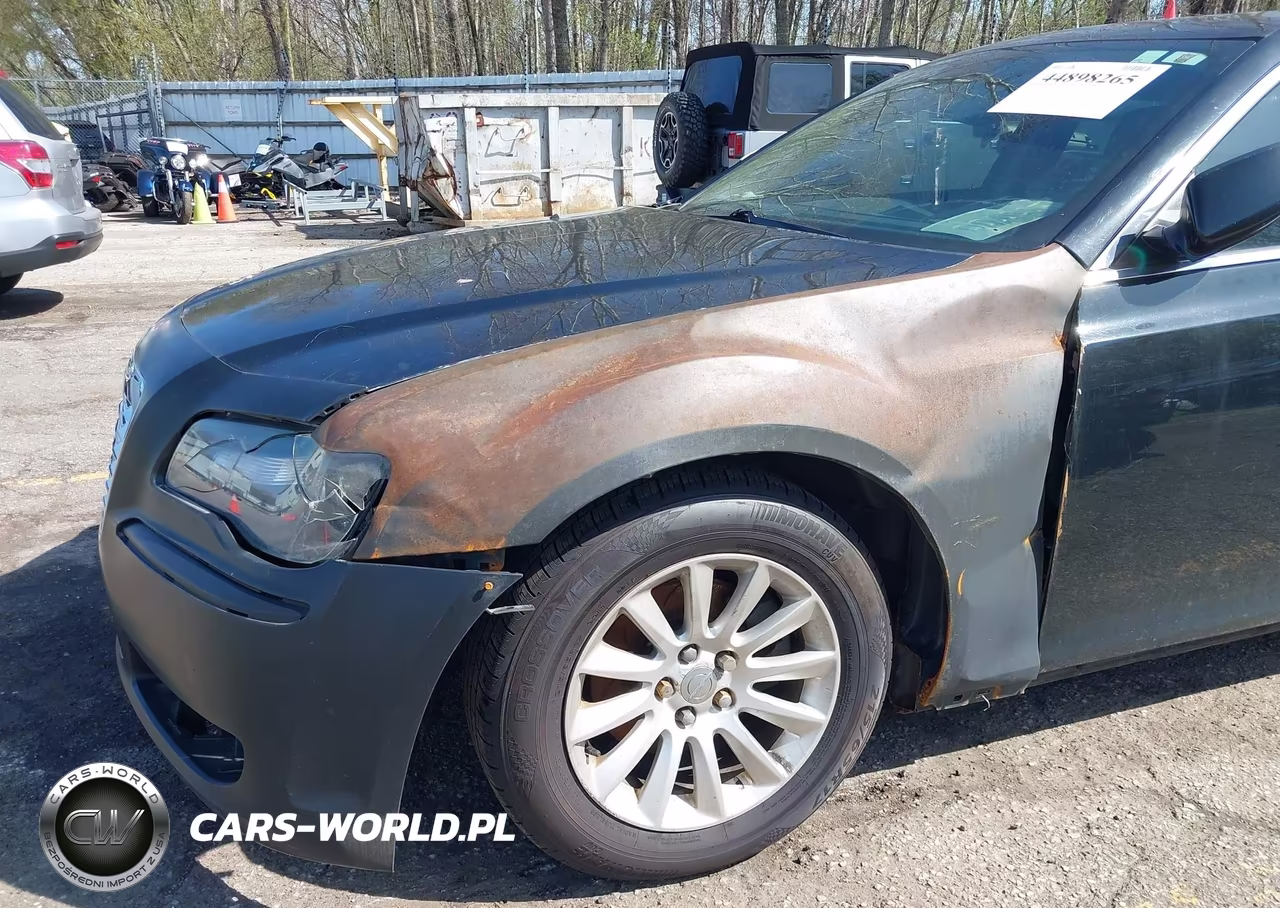 2013 Chrysler 300 Motown VIN:2C3CCAAG6DH626387 - 6