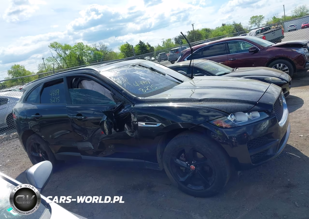 2018 Jaguar F-Pace 25T Premium VIN:SADCJ2FX2JA251399 - 13