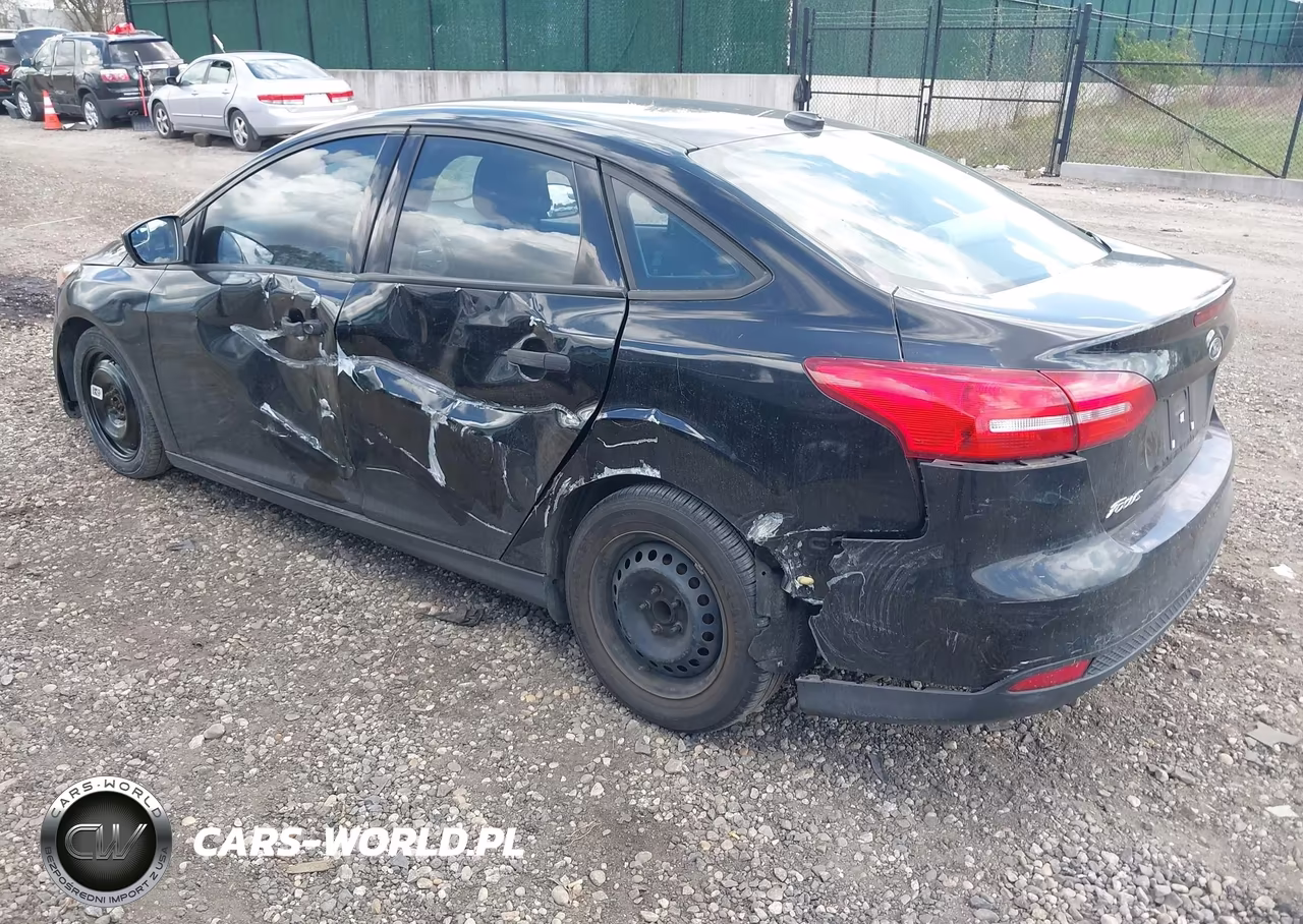 2016 Ford Focus S VIN:1FADP3E20GL279019 - 3