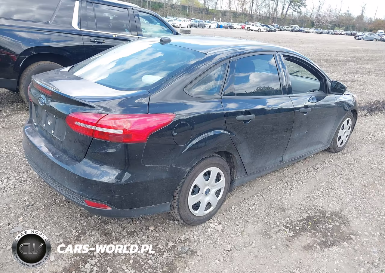 2016 Ford Focus S VIN:1FADP3E20GL279019 - 4