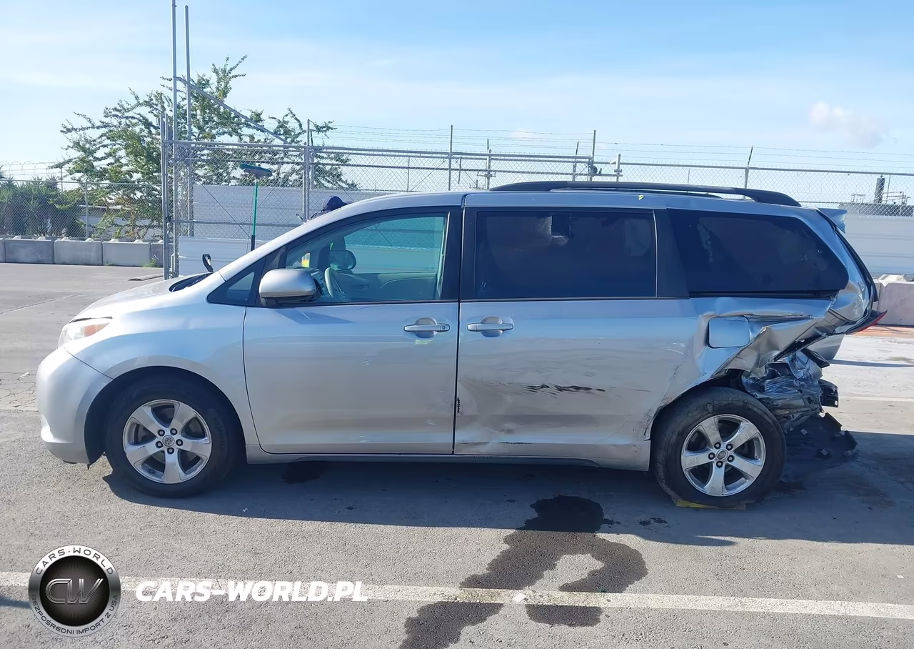 2013 Toyota Sienna Le V6 8 Passenger VIN:5TDKK3DC1DS379358 - 15