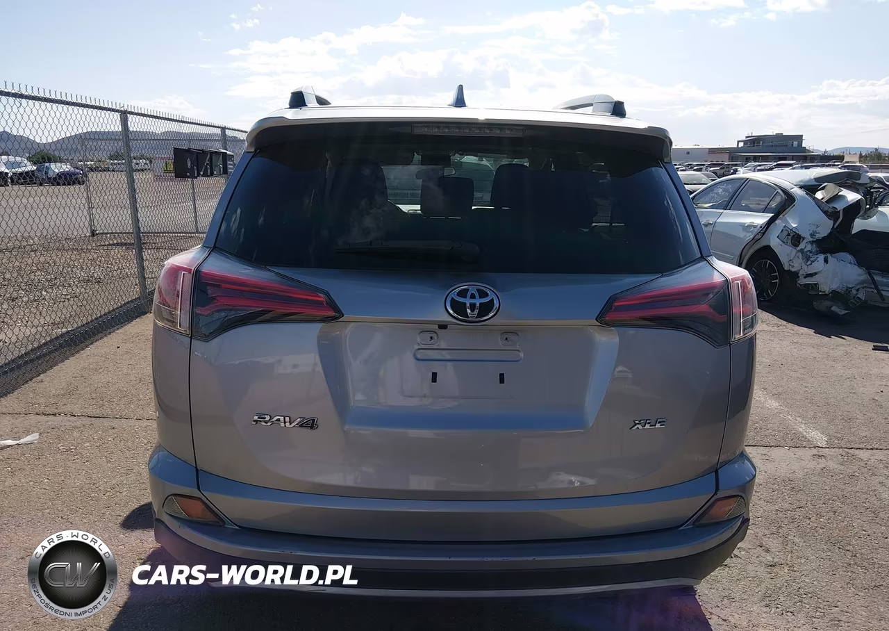 2018 Toyota Rav4 Xle VIN:2T3WFREV6JW418075 - 16