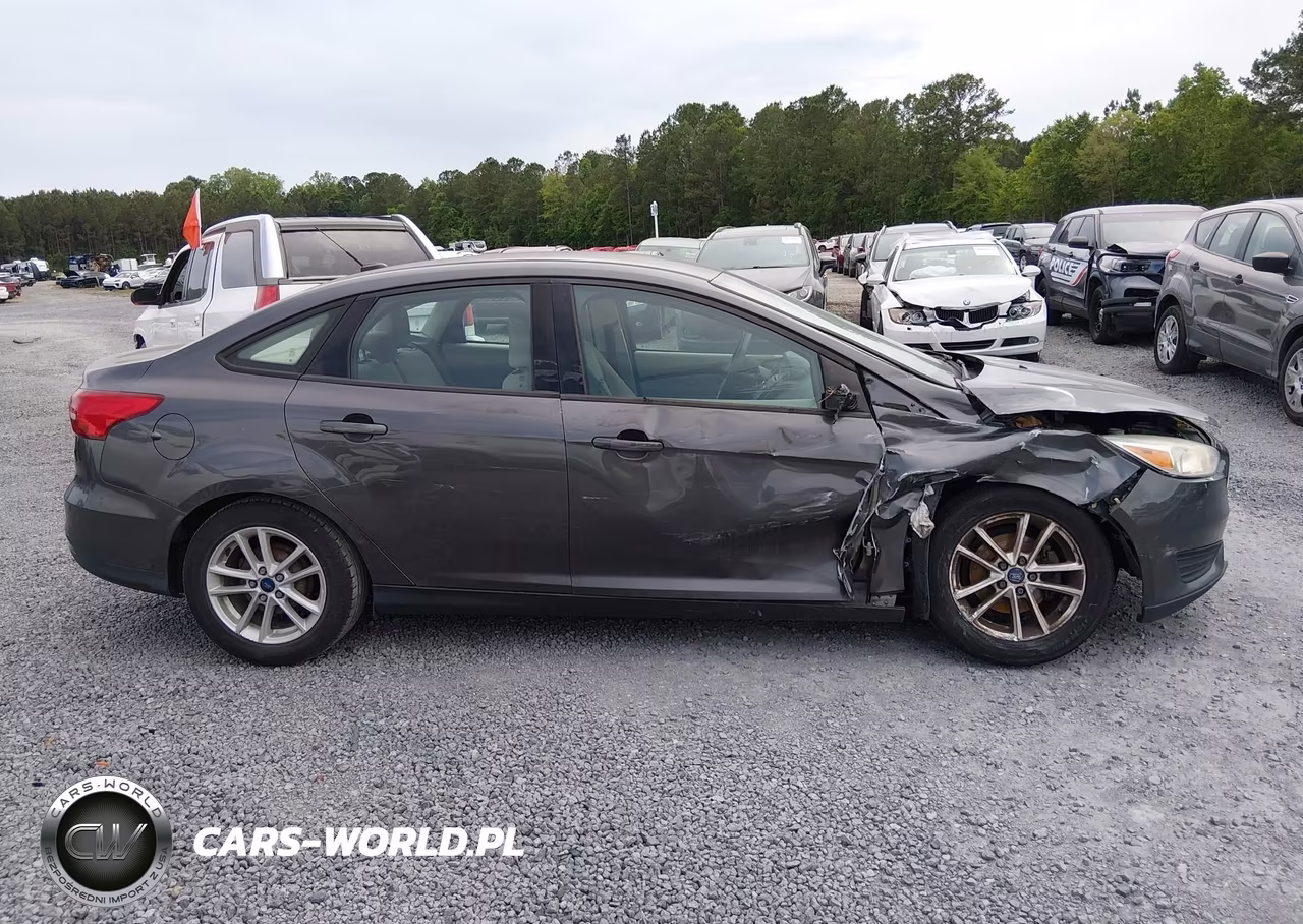 2017 Ford Focus Se VIN:1FADP3F2XHL259618 - 13