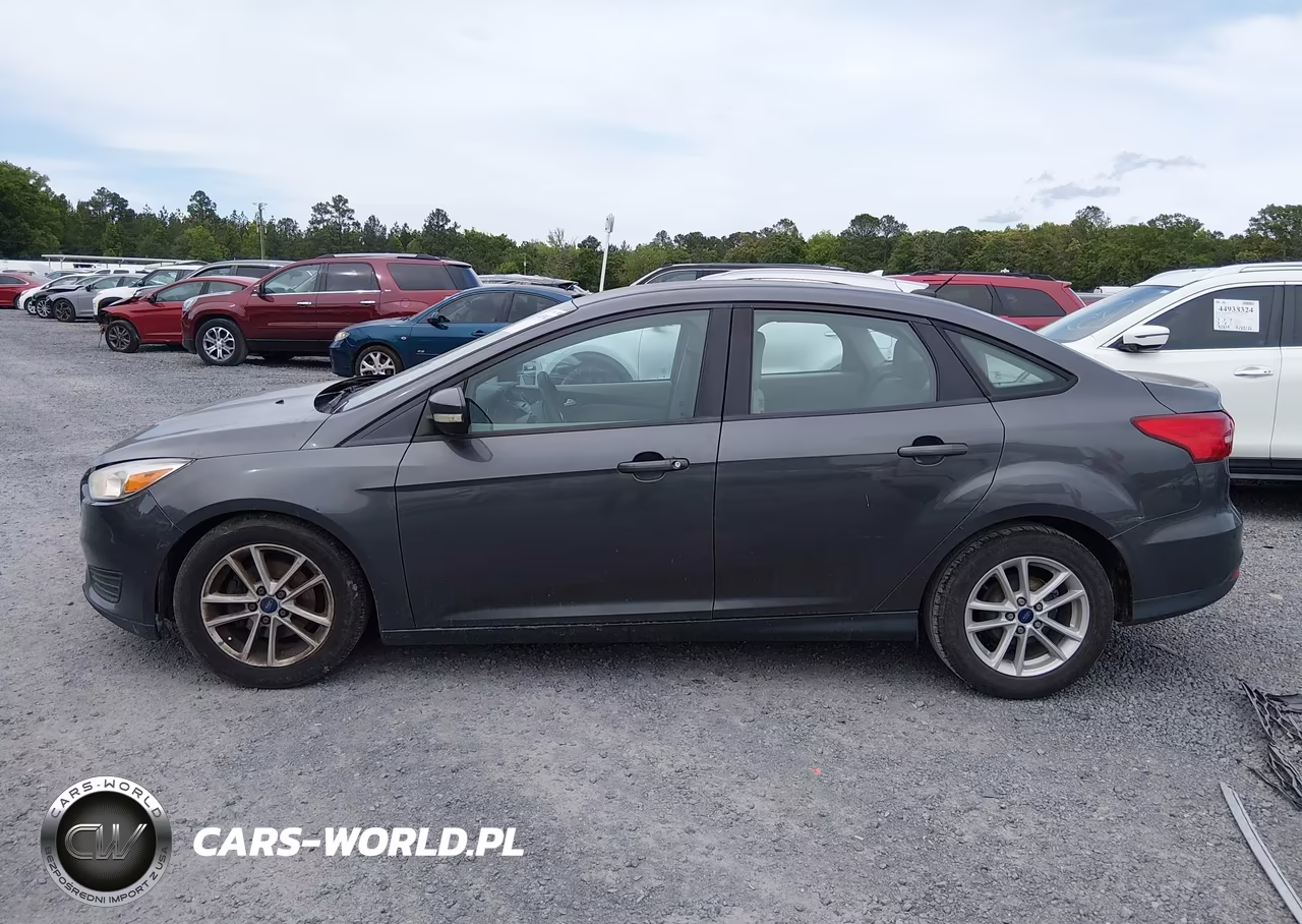 2017 Ford Focus Se VIN:1FADP3F2XHL259618 - 14