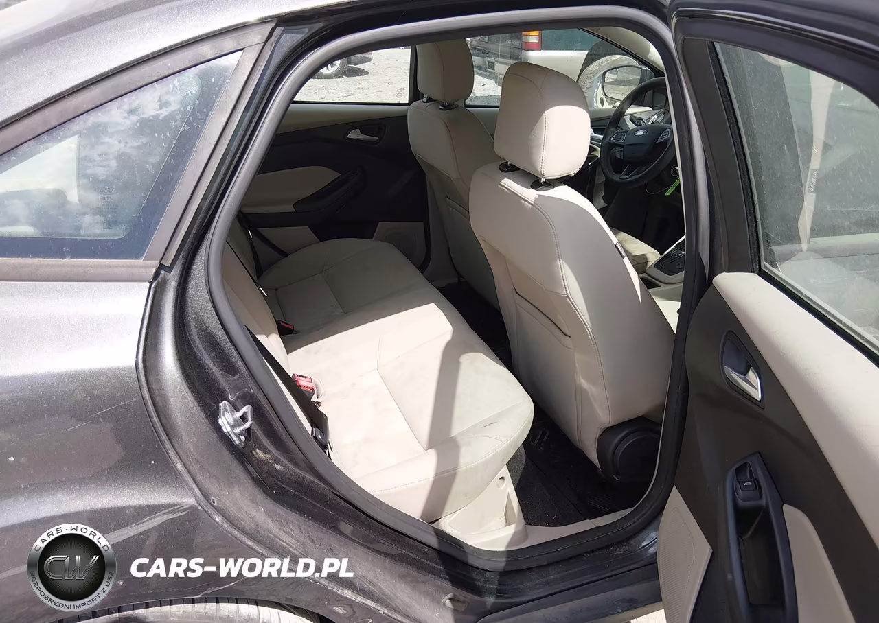2017 Ford Focus Se VIN:1FADP3F2XHL259618 - 8