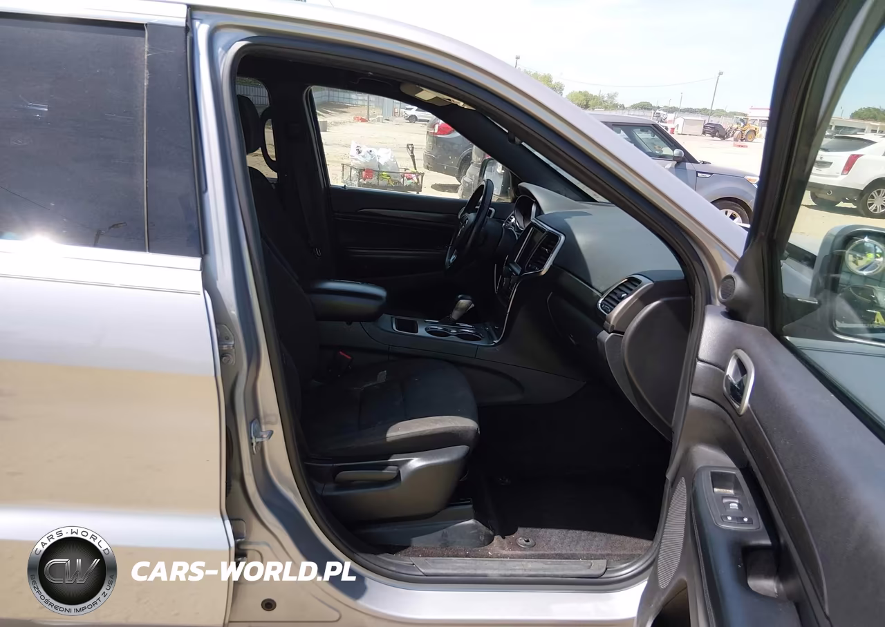 2018 Jeep Grand Cherokee Laredo E 4X2 VIN:1C4RJEAG7JC193597 - 5