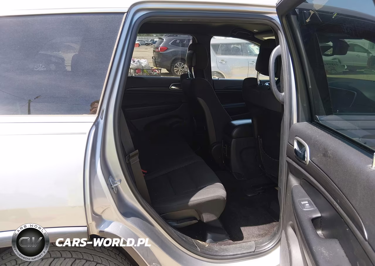 2018 Jeep Grand Cherokee Laredo E 4X2 VIN:1C4RJEAG7JC193597 - 8